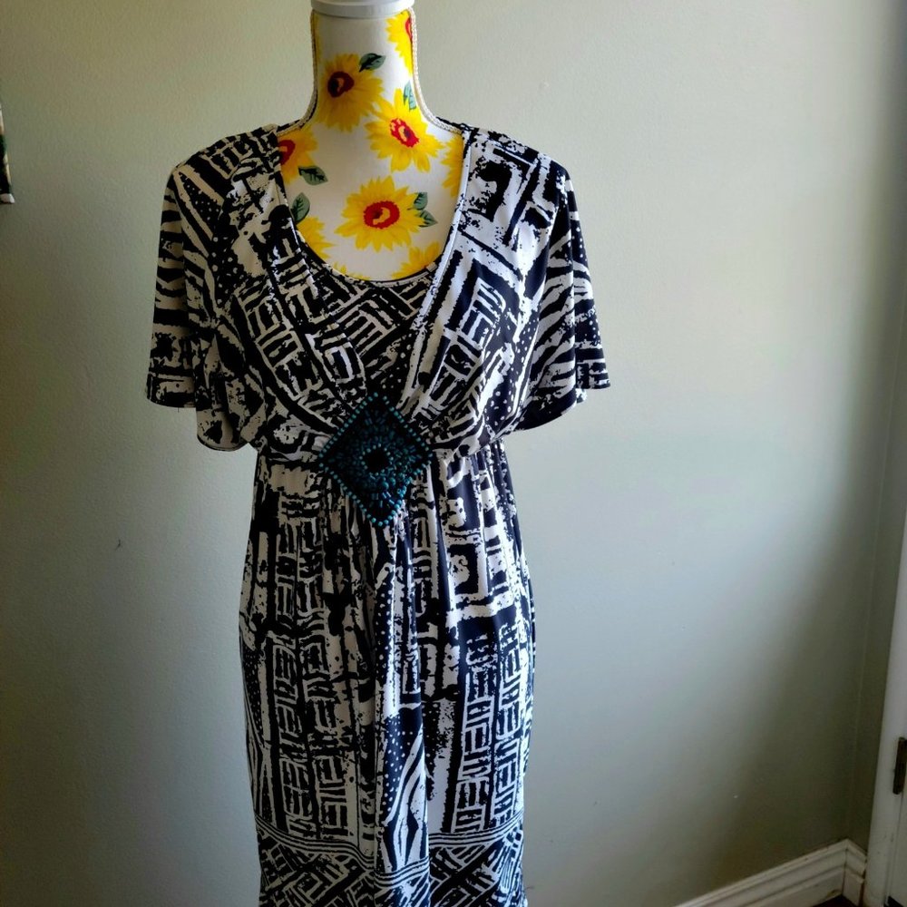 Eci New York Black & White dress